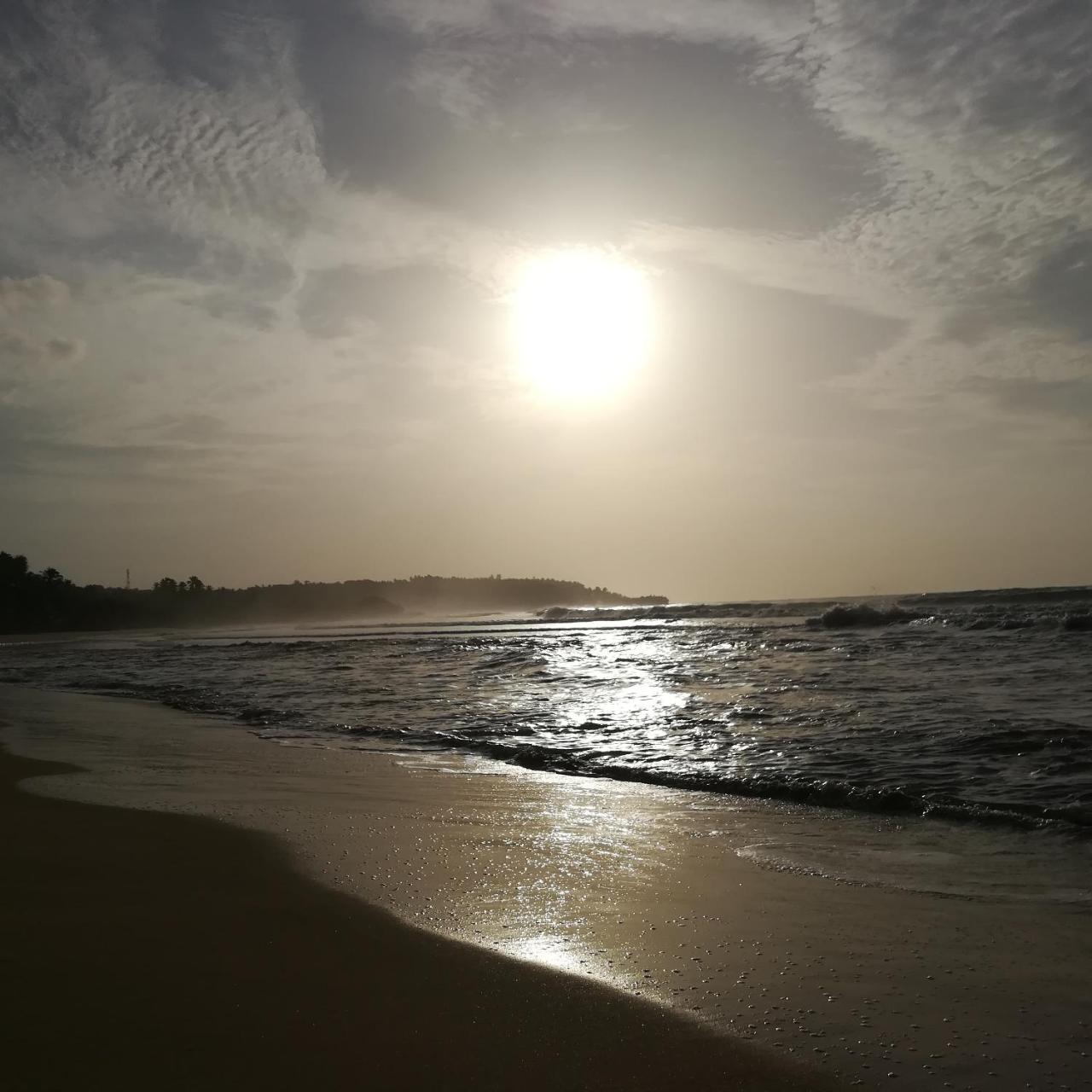 Relax Beach House Tangalle Eksteriør bilde