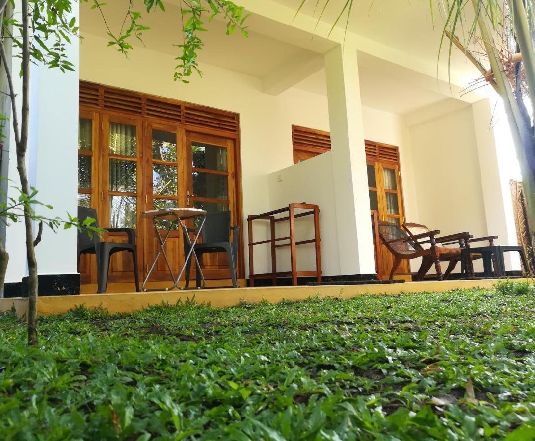 Relax Beach House Tangalle Eksteriør bilde